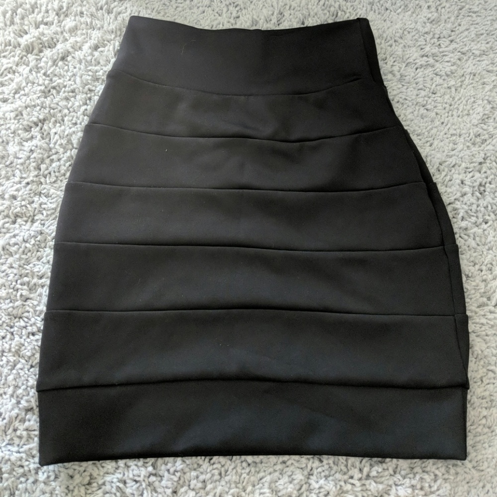 Black pencil skirt size small